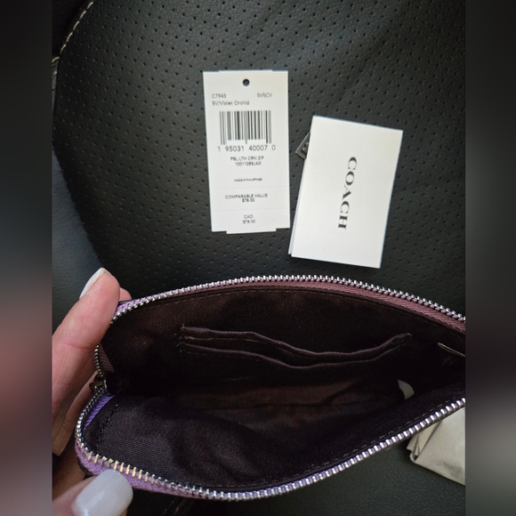 Coach wristlet - Picture 5 of 6